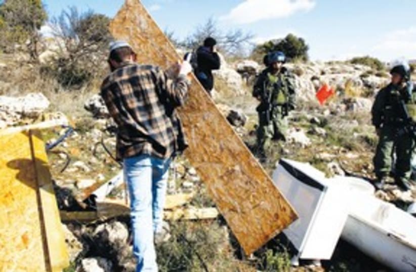 Mitzpe Avihai outpost demolition 311 (photo credit: REUTERS)