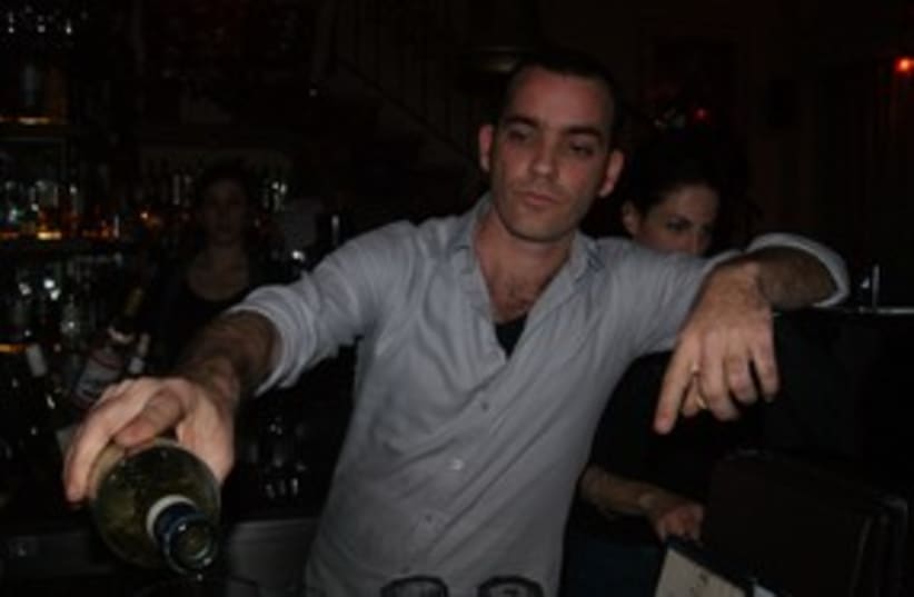 Barman Ilan Ferron 311 (photo credit: Yoni Cohen)
