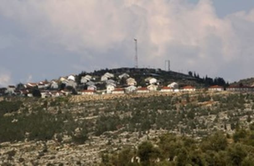 Itamar settlement hilltop 311 R (photo credit: Abed Omar Qusini / Reuters)