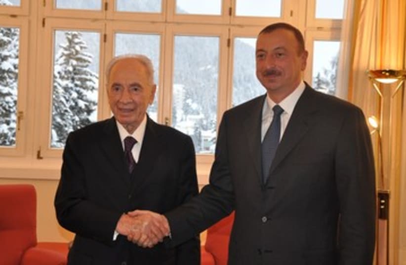Peres, Azerbaijani president Aliyev_390 (photo credit: President's Office)