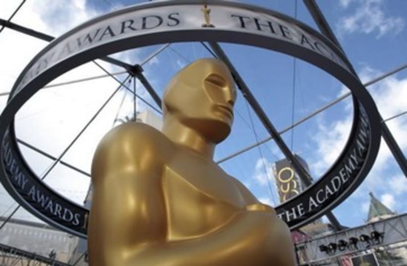 Oscar statue   390 (photo credit: REUTERS/Lucy Nicholson)