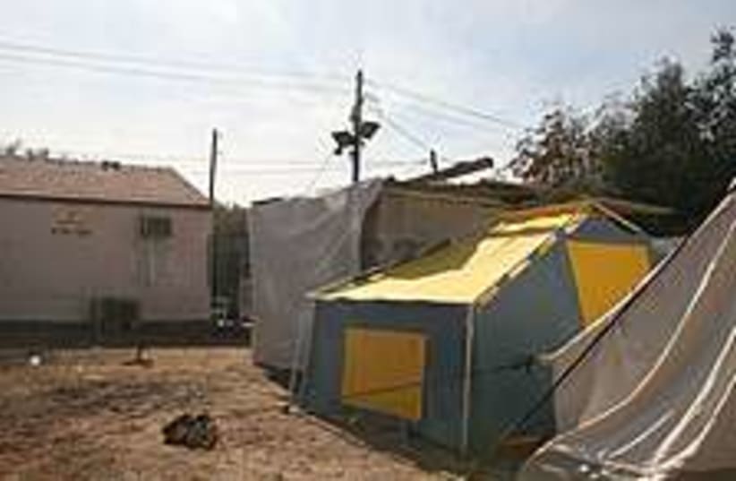 tents TA 224.88 (photo credit: Orna Dickman)