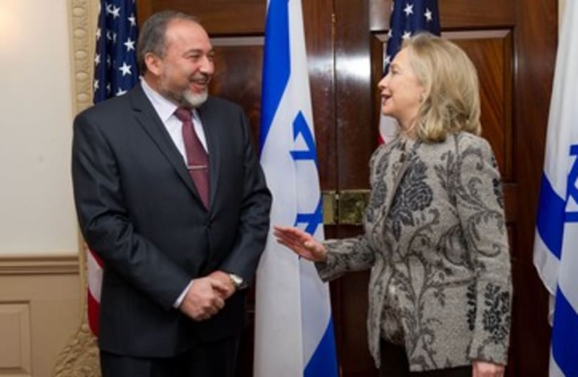 Lieberman and Clinton (photo credit: Shahar Azran)