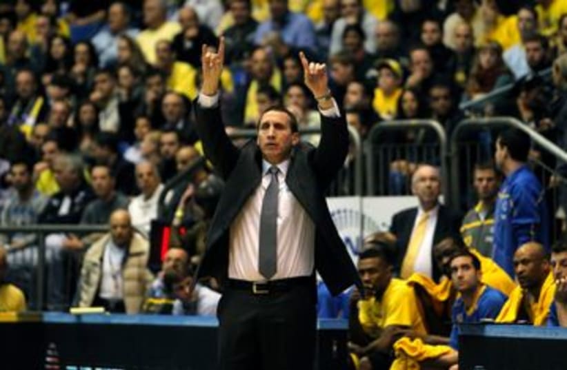 Maccabi Tel Aviv coach David Blatt 390 (R) (photo credit: Reuters )