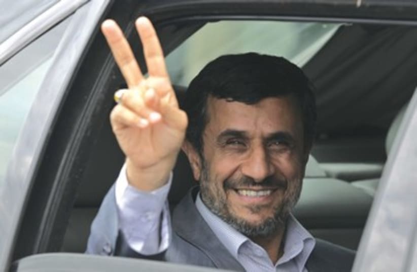 Ahmadinejad in Cuba 390 (photo credit: REUTERS)