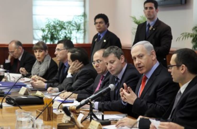 Netanyahu cabinet meeting 390 (photo credit: Marc Israel Sellem)