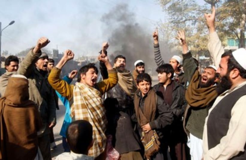 Afghan Koran protest 390 (photo credit: REUTERS)