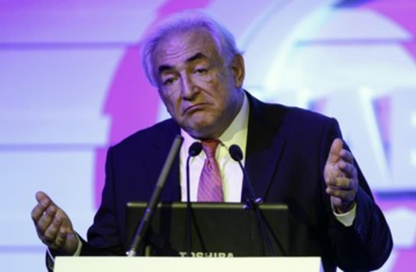 Former IMF chief Dominique Strauss-Kahn 390 R (photo credit: Jason Lee / Reuters)
