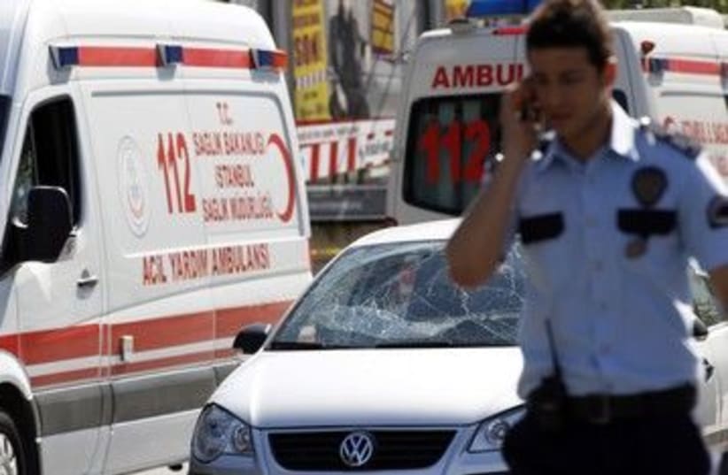 Turkish police after Istanbul blast 390 (R) (photo credit: Murad Sezer / Reuters)