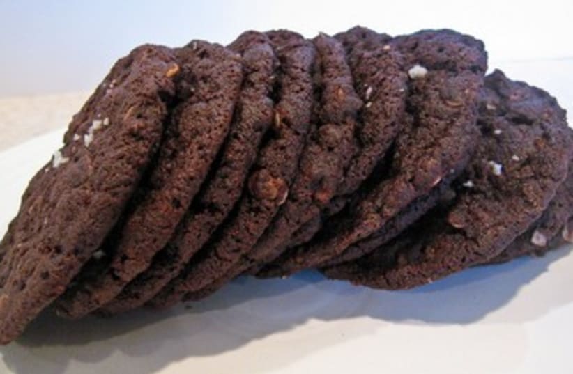 Oatmeal chocolate chip cookies  (photo credit: Courtesy )