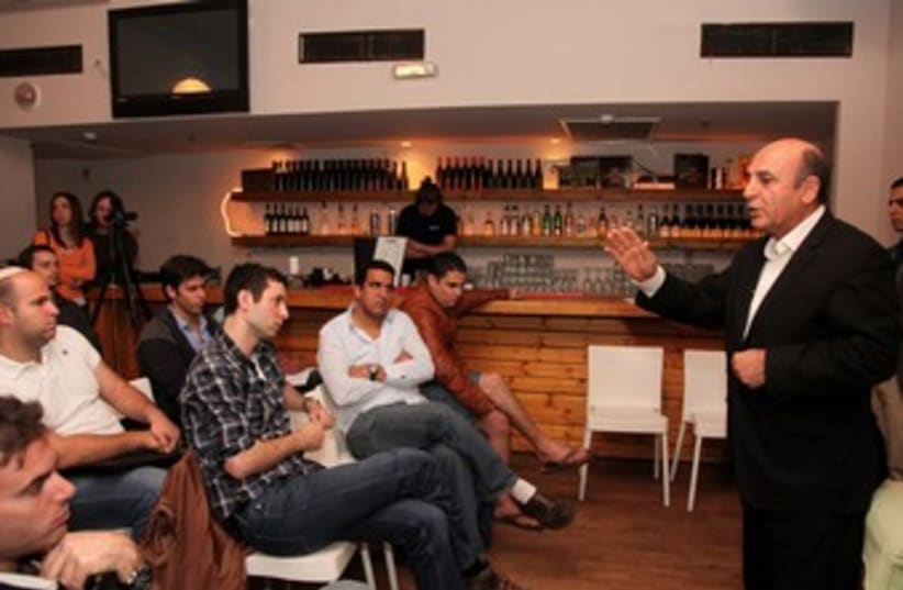 Mofaz speaks at bar 370 (photo credit: Marc Israel Sellem)
