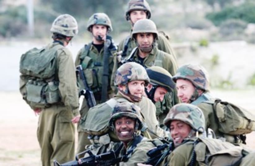 IDF reservists 370 (photo credit: Marc Israel Sellem)