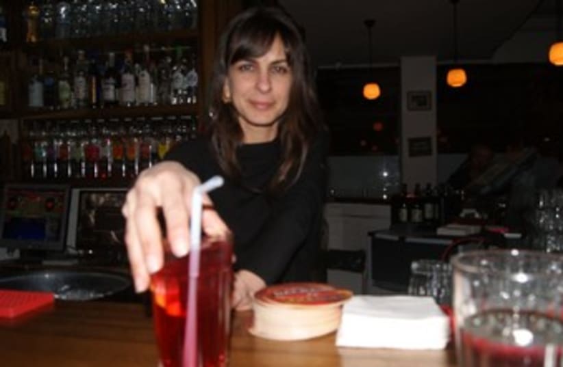 Bartender Maya (photo credit: Yoni Cohen)