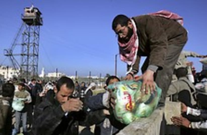 Palestinians Rafah food  (photo credit: AP)
