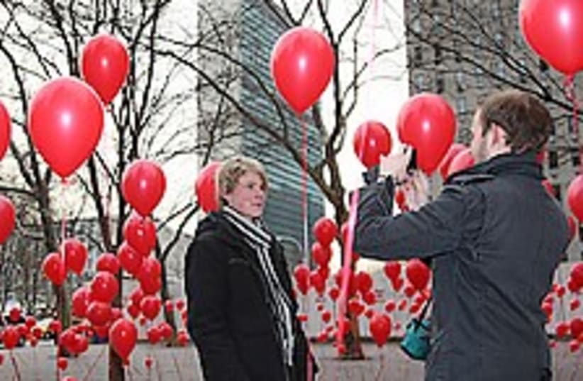 UN balloons 224.88 (photo credit: Courtesy)