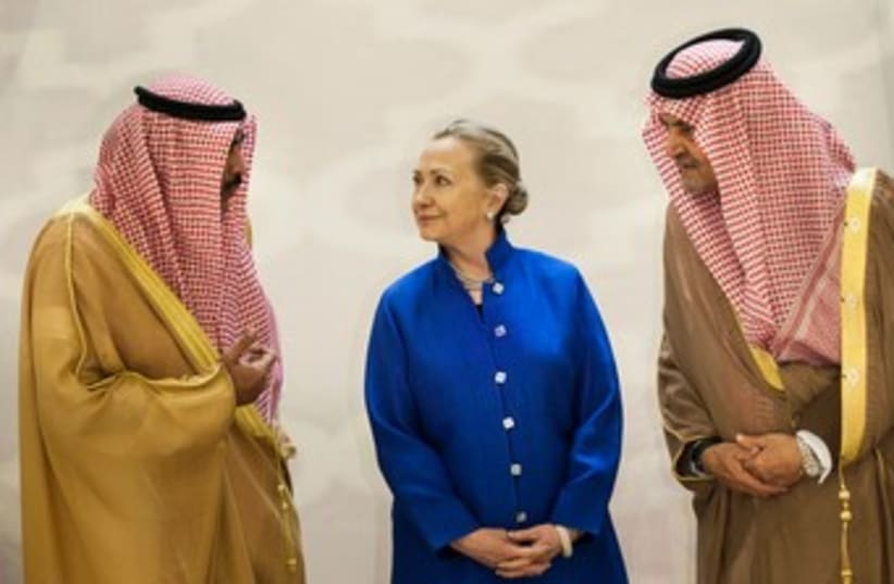Clinton in Gulf 370 (photo credit: REUTERS)