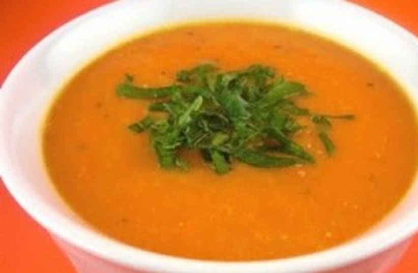 Ginger-Carrot Soup 370 (photo credit: kahakaicooking.com)