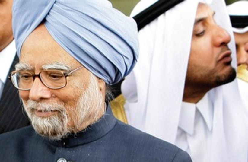 India’s Prime Minister Manmohan Singh 370 (photo credit: S. SAMUEL C. RAJIV)