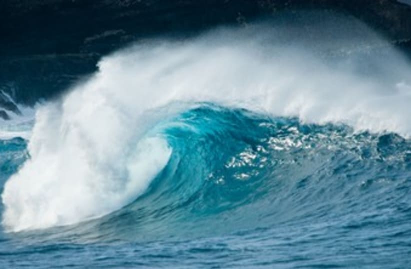 wave ocean tsunami 370 (photo credit: Thinkstock/Imagebank)