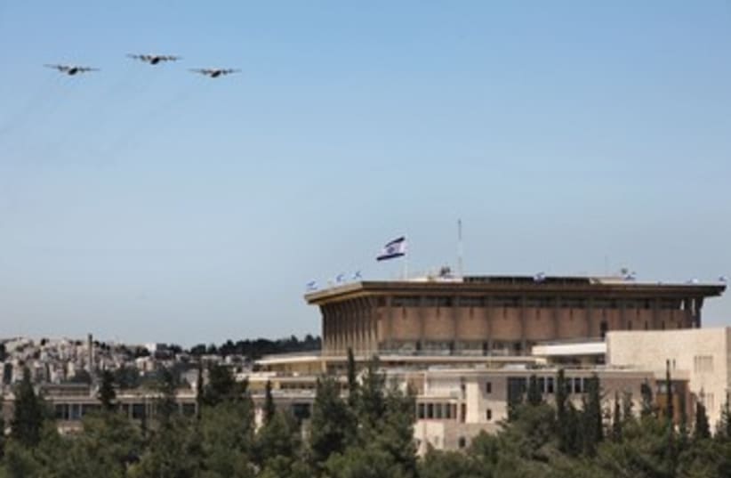 IAF planes over Knesset in J'lem, Independence Day 370 (photo credit: Marc Israel Sellem)