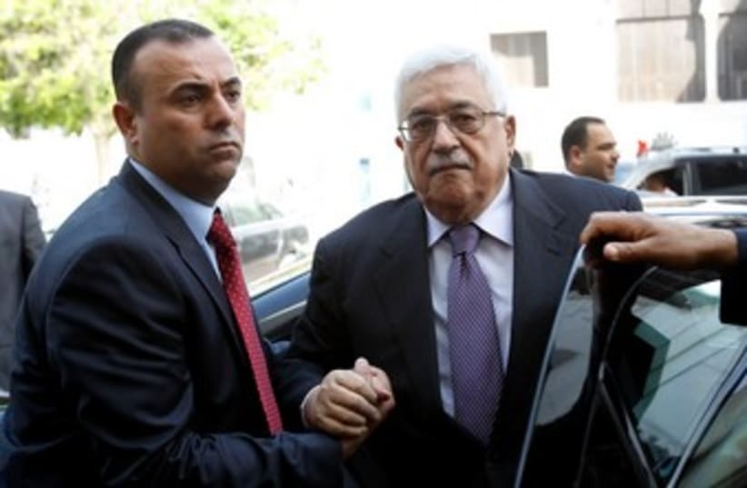PA President Mahmoud Abbas arrives in Tunisia 370 (R) (photo credit: REUTERS/Zoubeir Souissi)