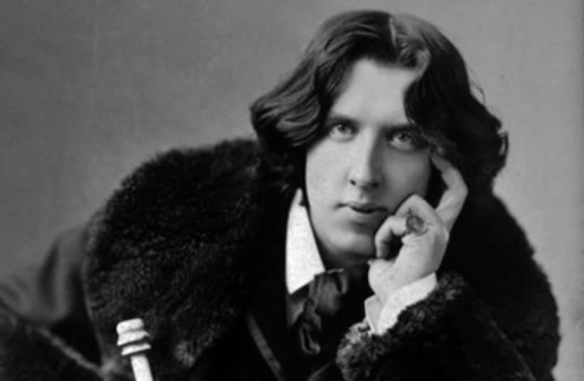 Oscar Wilde 370 (photo credit: Sarony, Napoleon)