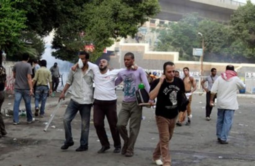 Wounded Egypt protester 370 (photo credit: REUTERS)