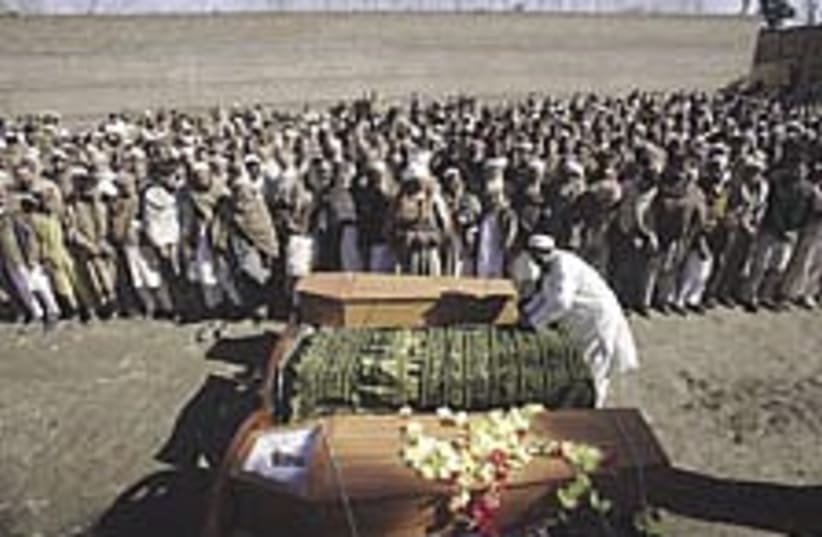 pakistan funeral 224.88 (photo credit: AP)