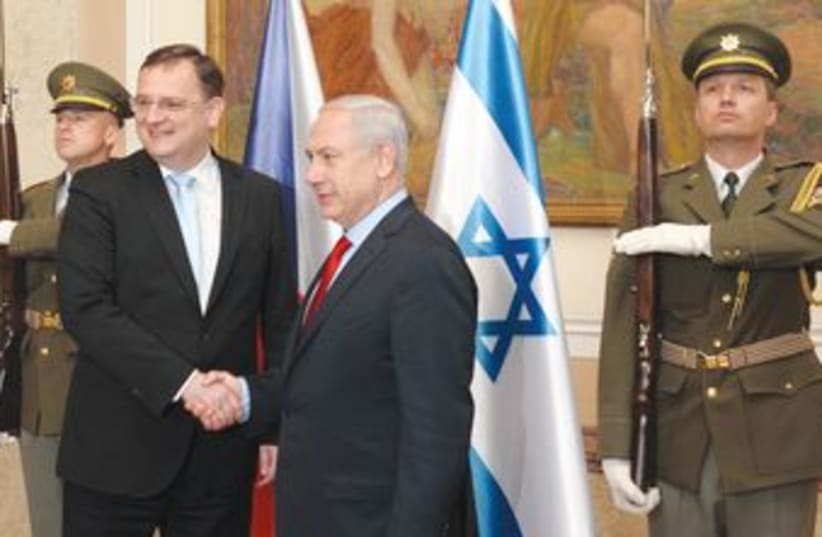 Netanyahu with Czech counterpart, Petr Necas 370 R (photo credit: Avi Ohayon/GPO)