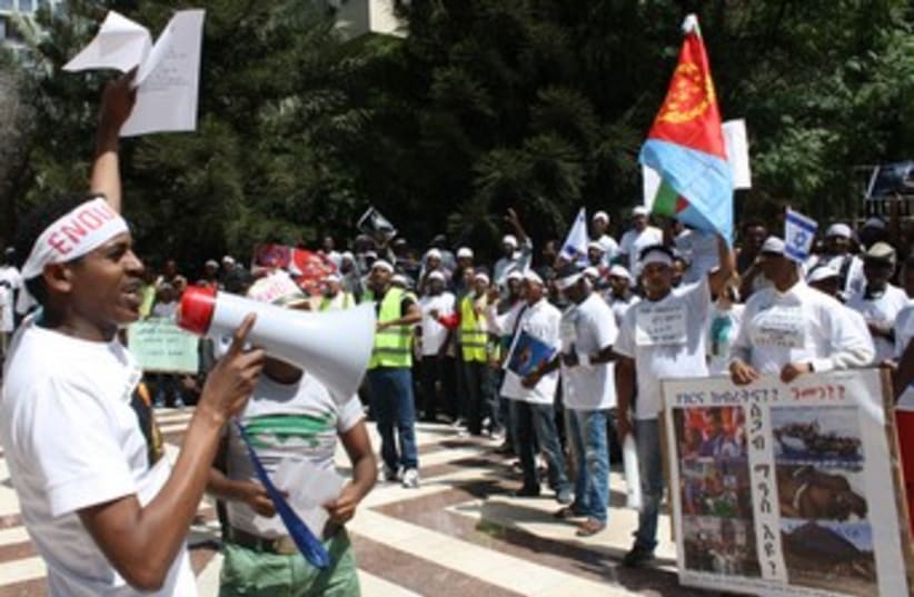 Eritreans protest homeland regime 370 (photo credit: Ben Hartman)