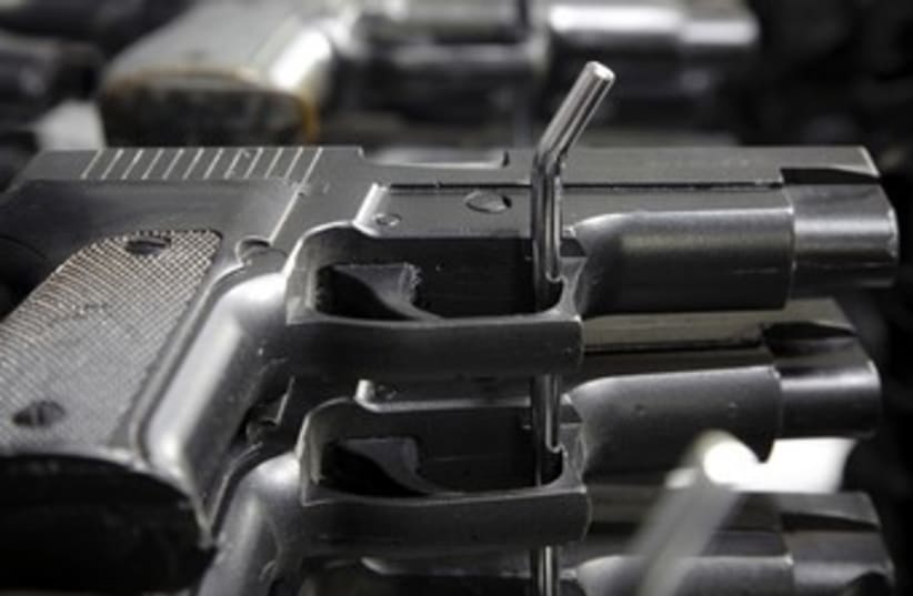 Guns 370  (photo credit: Thinkstock/Imagebank)