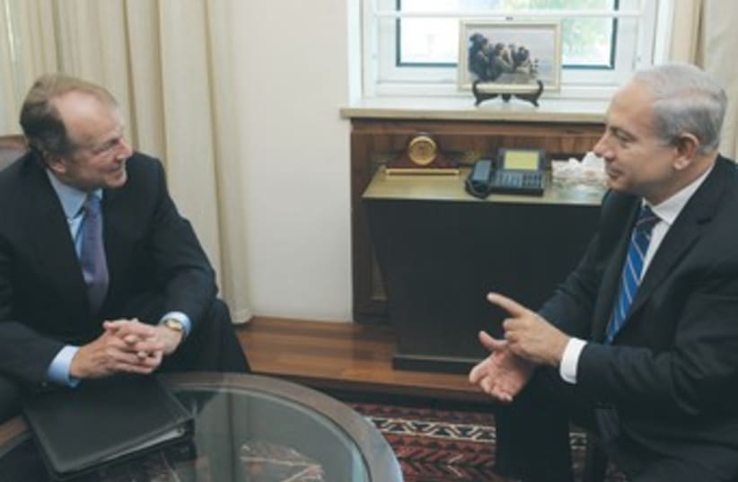 Netanyahu meets with Cisco CEO John Chambers 370 (photo credit: GPO)