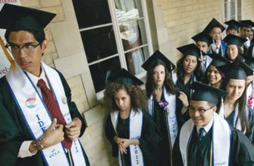 Undocumented students graduate at UCLA 370 (photo credit: REUTERS)