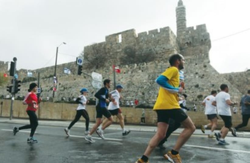 Israelis exercising (photo credit: Marc Israel Sellem/The Jerusalem Post)