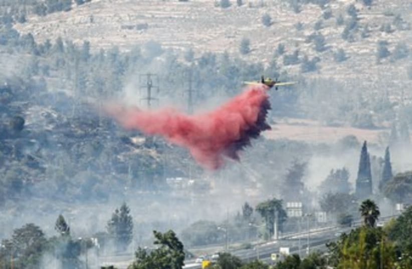 Israeli Fire and Rescue Service plane 150 (photo credit: MARC ISRAEL SELLEM)