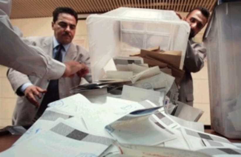 iraqi vote 298.88 (photo credit: AP [file])