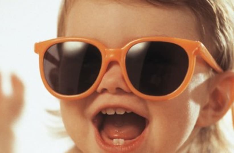 Sunglasses for kids (photo credit: Thinkstock)