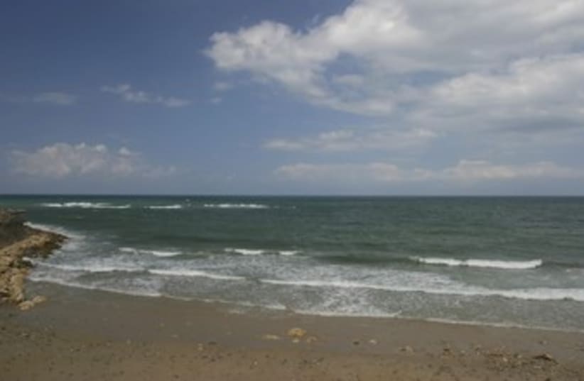 Beach coast sea water sand 370 (photo credit: Thinkstock/Imagebank)