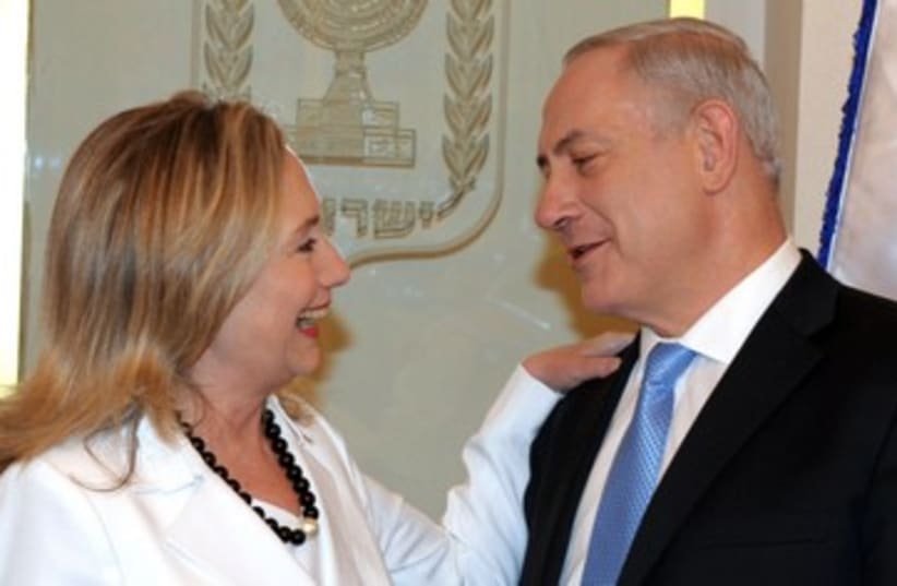 Clinton and Netanyahu 390 (photo credit: Moshe Milner / GPO)