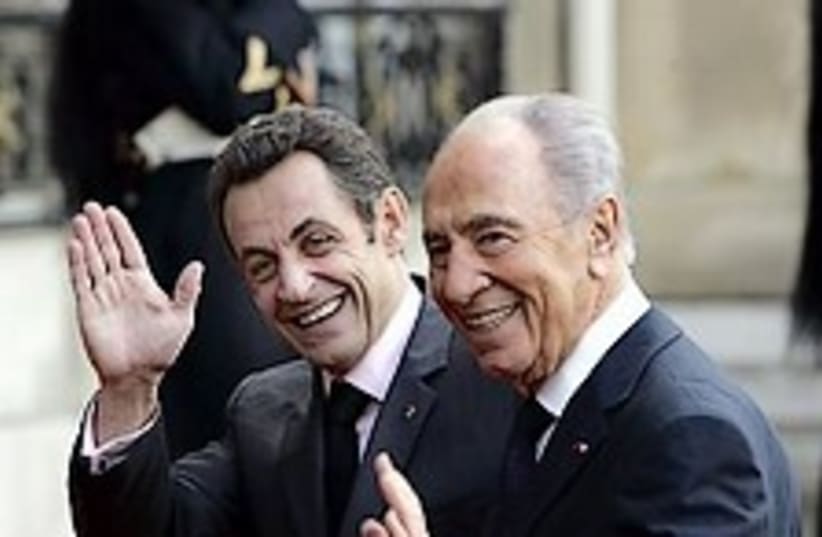 Peres Sarkozy 224.88 (photo credit: AP)