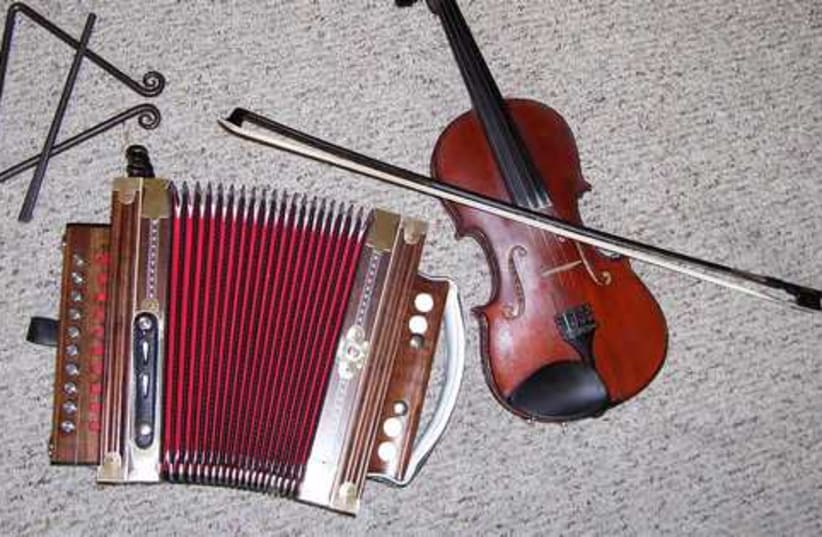 Musical Entertainment (photo credit: Wikicommons)