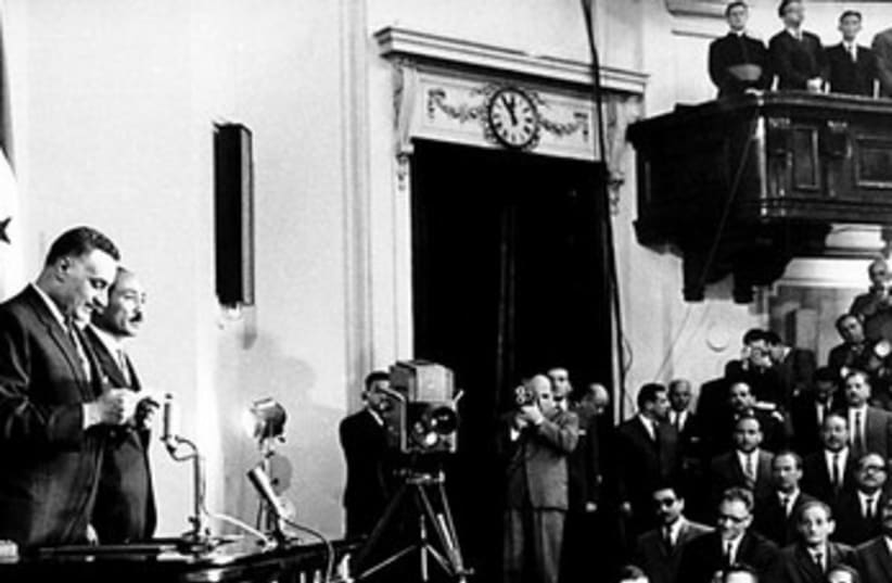 Egypt's Gamal Abdel Nasser takes presidential oath 370 (photo credit: Wikimedia Commons)