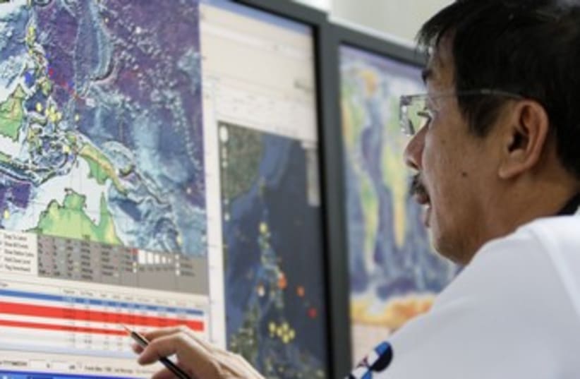 Seismology agency office in the Philippines 370 (R) (photo credit: Cheryl Ravelo / Reuters)