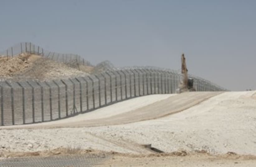 Border between Israel, Egypt 370 (photo credit: Ben Hartman)