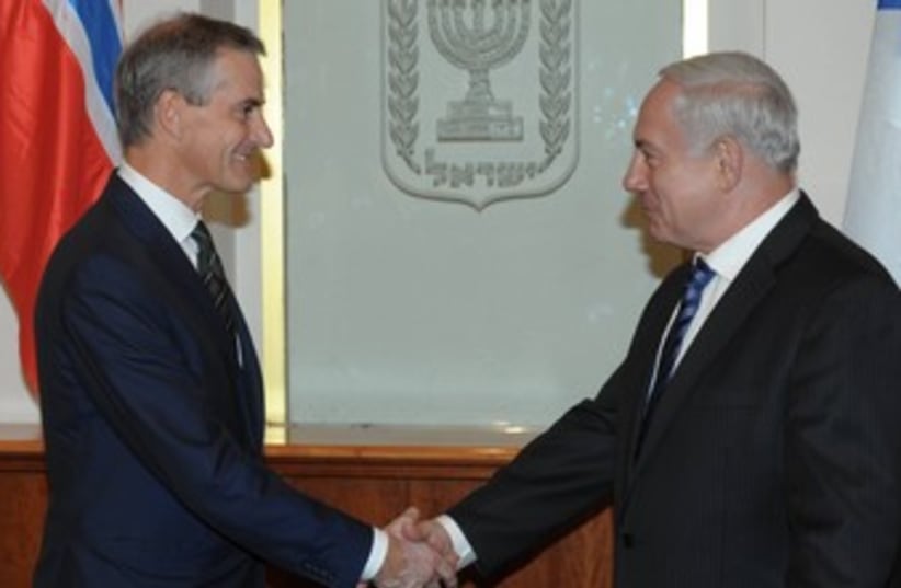 PM Netanyahu with Italian FM Terzi 370 (photo credit: GPO / Amos Ben-Gershom)