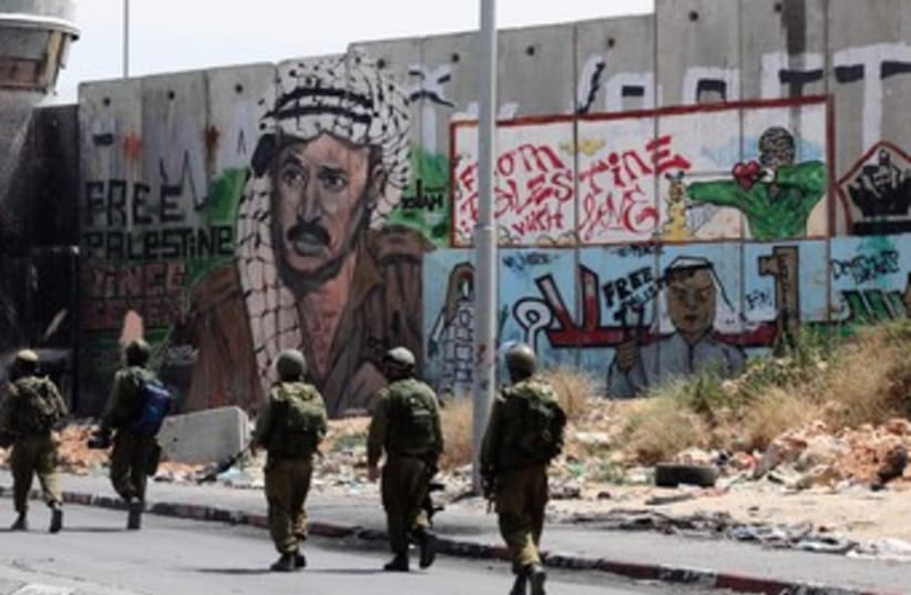 Security Wall 370 (photo credit: Marc Israel Sellem/The Jerusalem Post)