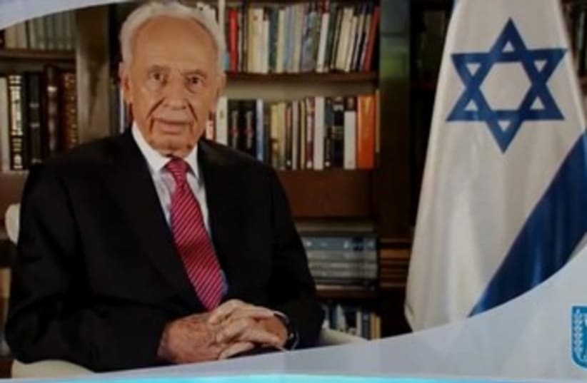 President Shimon Peres in holiday greeting 370 (photo credit: Screenshot)