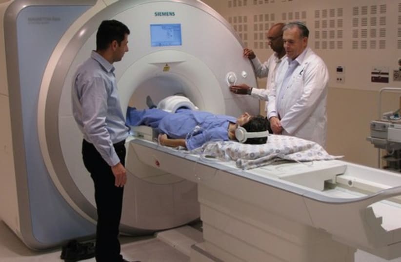 MRI Scanner at Shaare Zedek Medical Center 521 (photo credit: www.szmc.org.il)