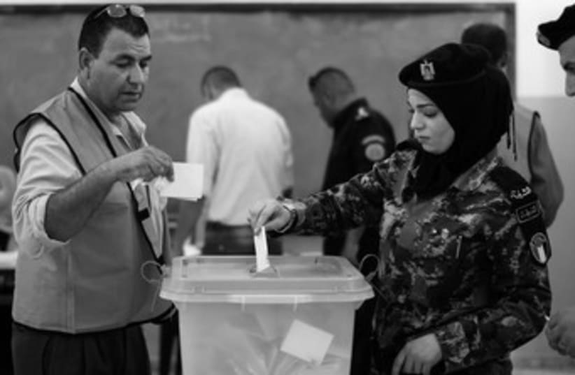Municiple elections voting (photo credit: REUTERS)