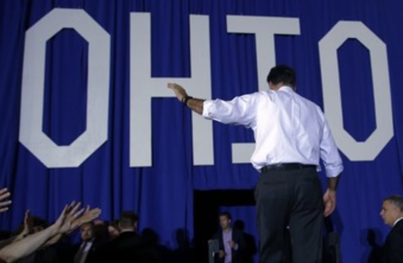 Mitt Romney at a campaign rally in Ohio 370 (R) (photo credit: Brian Snyder / Reuters)